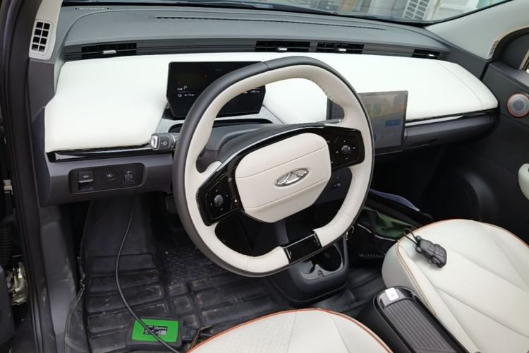 Used Chery QQ Little Ant 2024 Edition Youth Version 321 km Beloved Version 29.23 kWh Center Console