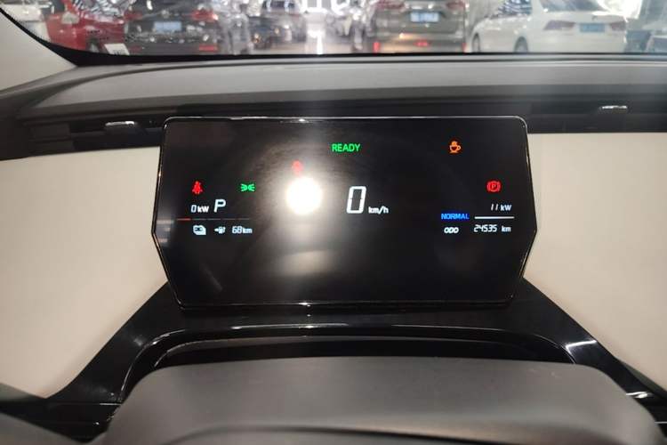 Used Chery QQ Little Ant 2024 Facelifted 321km Beloved Edition Instrument Cluster