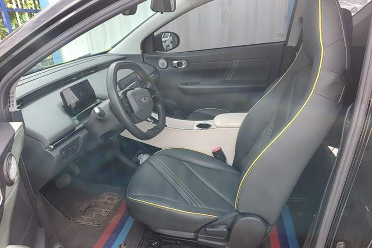 Used Chery QQ Little Ant 2024 Youth Edition 321 km Range Cool Love Version 29.23 kWh Left Front Seat