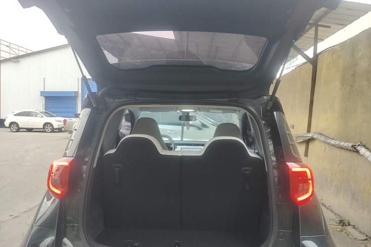 Used Chery QQ Little Ant 2024 Edition Youth Version 321 km Beloved Version 29.23 kWh Trunk