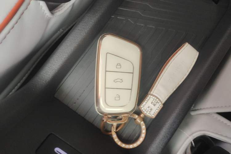 Used Chery QQ Little Ant 2024 Edition Youth Version 321 km Beloved Version 29.23 kWh Vehicle Key