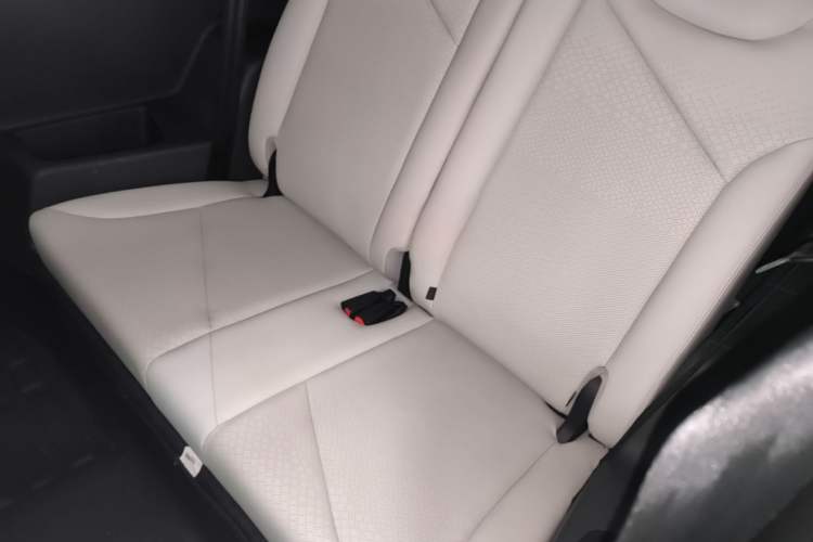 Used Chery QQ Little Ant 2024 Refreshed Version Youth Edition 321 km Beloved Edition 29.23 kWh Left Rear Seat