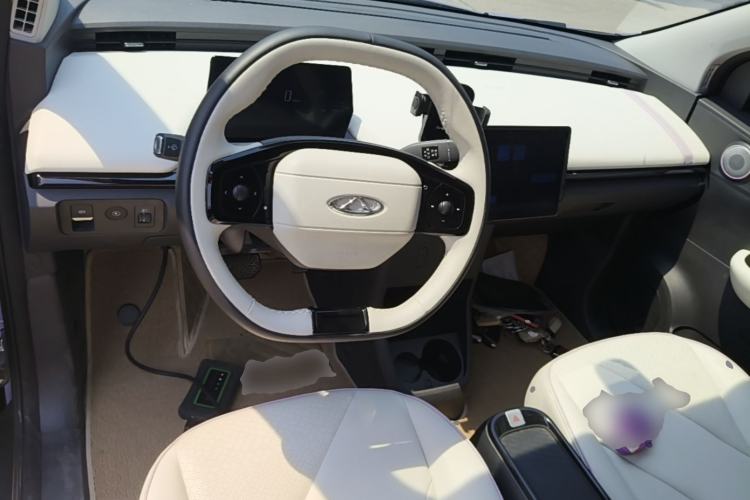Used Chery QQ Little Ant 2024 Refreshed Version Youth Edition 321 km Beloved Edition 29.23 kWh Center Console