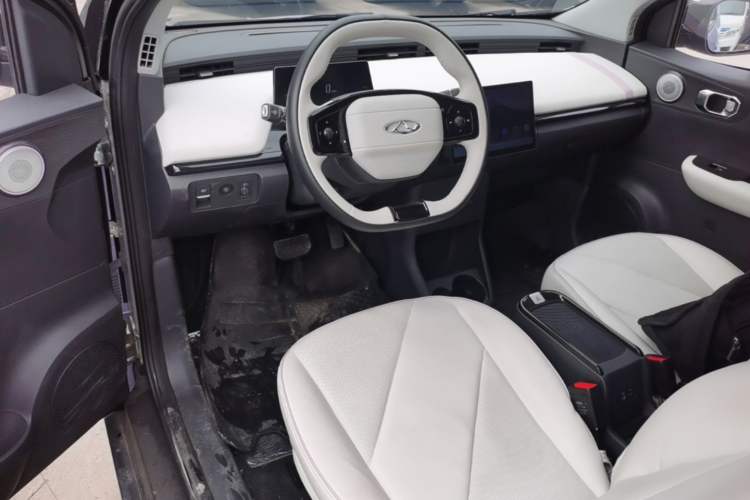 Used Chery QQ Little Ant 2024 Refreshed Version Youth Edition 321 km Beloved Edition 29.23 kWh Center Console
