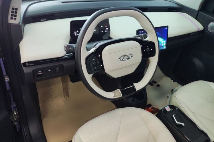 Used Chery QQ Little Ant 2024 Edition Youth Version 321 km Beloved Version 29.23 kWh Center Console