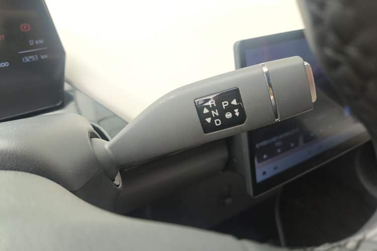 Used Chery QQ Little Ant 2024 Revised Edition Youth Version 321 km Only Love Edition 29.23 kWh Gear Lever
