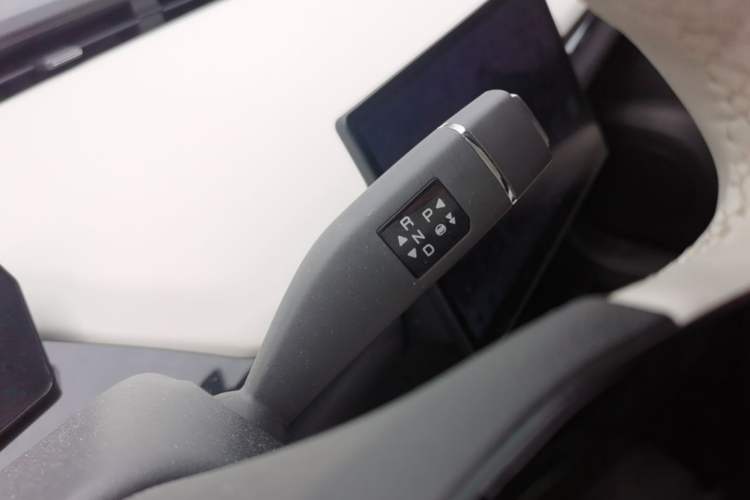 Used Chery QQ Little Ant 2024 Refreshed Version Youth Edition 321 km Beloved Edition 29.23 kWh Gear Lever