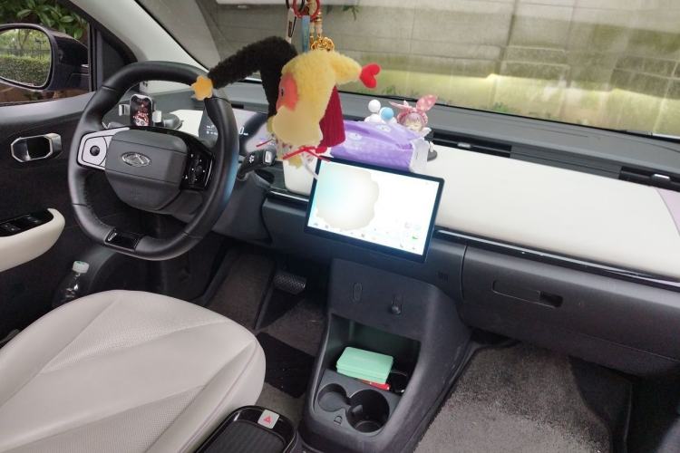 Used Chery QQ Little Ant 2024 Youth Edition 321km Only Love Version 29.23 kWh Interior 2