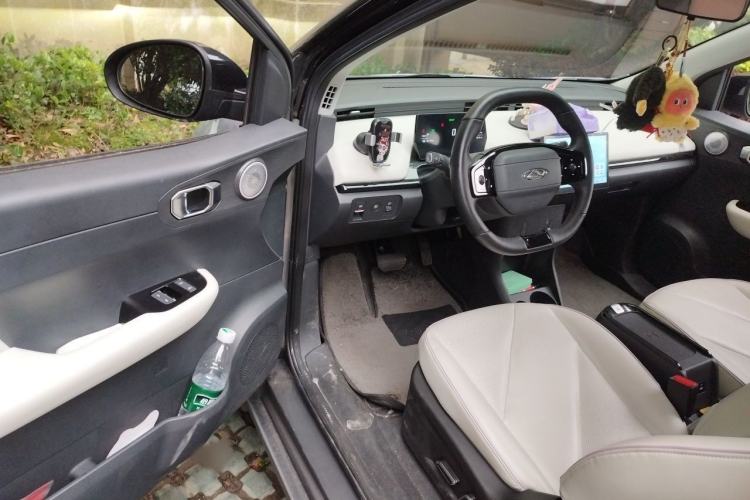 Used Chery QQ Little Ant 2024 Youth Edition 321km Only Love Version 29.23 kWh Interior 3