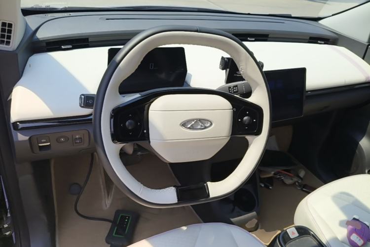 Used Chery QQ Little Ant 2024 Refreshed Version Youth Edition 321 km Beloved Edition 29.23 kWh Steering Wheel