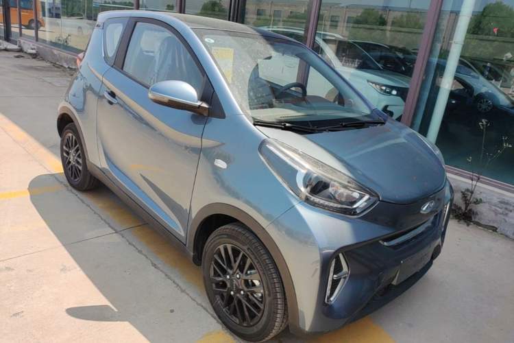 Used Chery QQ Little Ant 2024 Revised Version Youth Edition 251 km True Love Edition 25.05 kWh Front Right 45 Deg