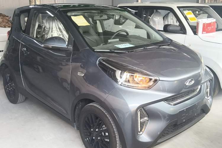 Used Chery QQ Little Ant 2024 251km True Love Edition Front Right 45 Deg