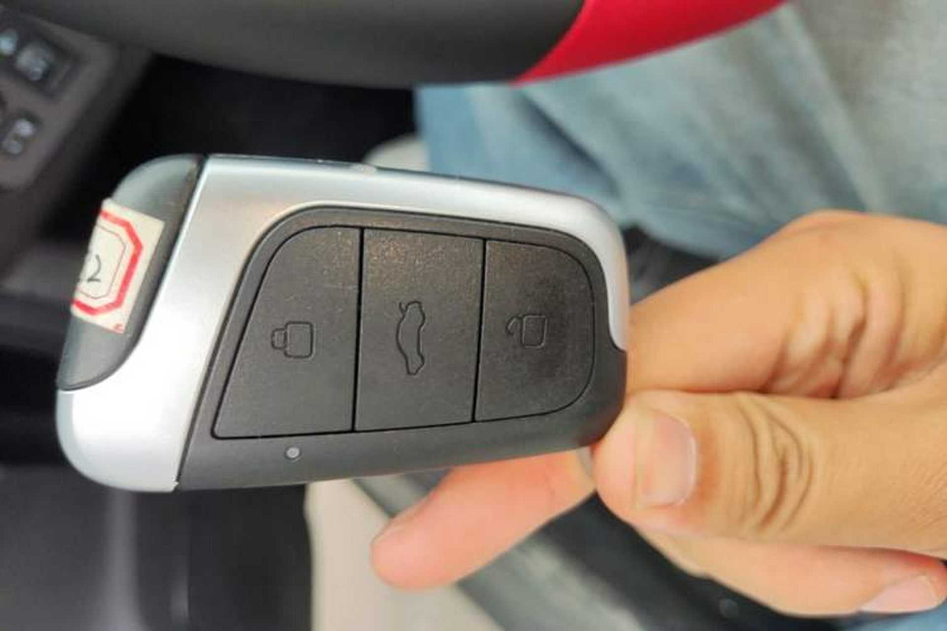Used Chery QQ Little Ant 2024 Revised Version Youth Edition 251 km True Love Edition 25.05 kWh Vehicle Key
