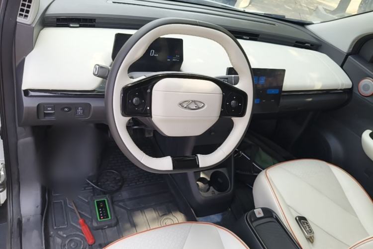 Used Chery QQ Little Ant 2024 Facelifted 321km Beloved Edition Center Console