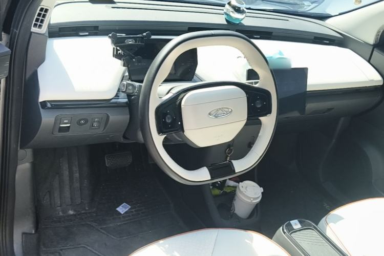 Used Chery QQ Little Ant 2024 Refreshed Version Youth Edition 321 km Beloved Edition 29.23 kWh Center Console