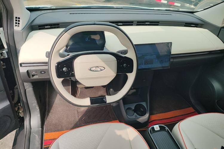 Used Chery QQ Little Ant 2024 Edition Youth Version 321 km Beloved Version 29.23 kWh Center Console