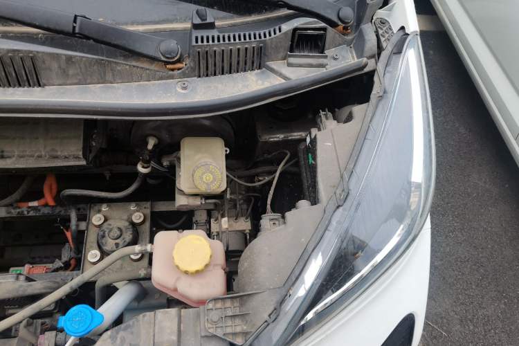 Used Chery QQ Little Ant 2024 321km Love Edition Engine Bay Left