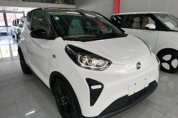 Used Chery QQ Little Ant 2024 Refreshed Version Youth Edition 321 km Beloved Edition 29.23 kWh Front Right 45 Deg
