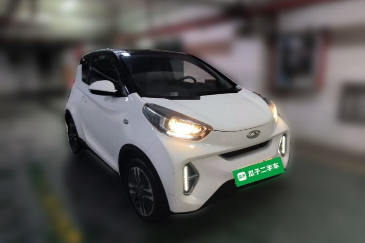 Used Chery QQ Little Ant 2024 Edition Youth Version 251km True Love Edition 25.05 kWh Front Right 45 Deg
