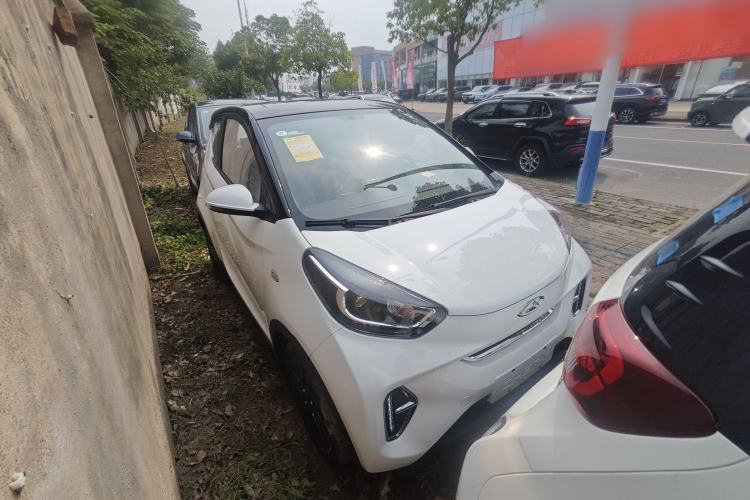Used Chery QQ Little Ant 2024 Revised Version Youth Edition 251 km True Love Edition 25.05 kWh Front Right 45 Deg