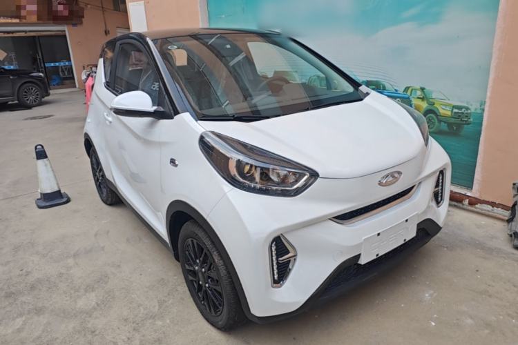 Used Chery QQ Little Ant 2024 Revised Version Youth Edition 251 km True Love Edition 25.05 kWh Front Right 45 Deg