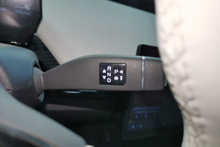 Used Chery QQ Little Ant 2024 Refreshed Version Youth Edition 321 km Beloved Edition 29.23 kWh Gear Lever