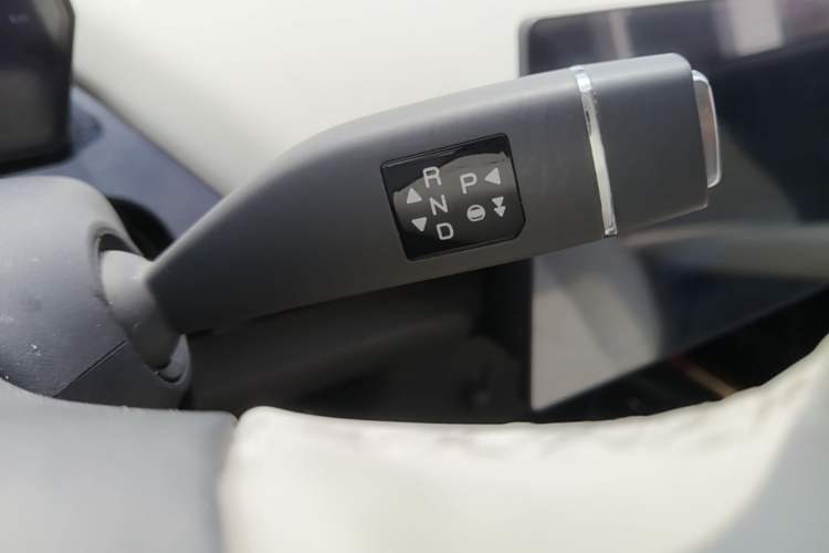 Used Chery QQ Little Ant 2024 Refreshed Version Youth Edition 321 km Beloved Edition 29.23 kWh Gear Lever