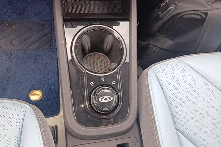 Used Chery QQ Little Ant 2024 Revised Version Youth Edition 251 km True Love Edition 25.05 kWh Gear Lever