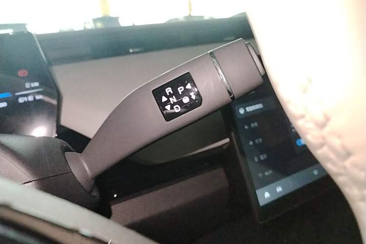 Used Chery QQ Little Ant 2024 Refreshed Version Youth Edition 321 km Beloved Edition 29.23 kWh Gear Lever