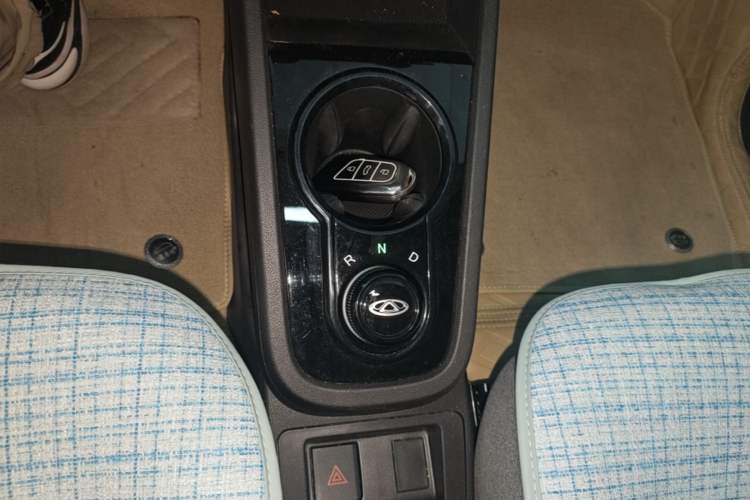 Used Chery QQ Little Ant 2024 251km Love Edition Gear Lever