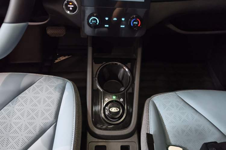 Used Chery QQ Little Ant 2024 Revised Version Youth Edition 251 km True Love Edition 25.05 kWh Gear Lever