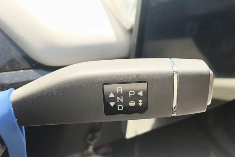 Used Chery QQ Little Ant 2024 Refreshed Version Youth Edition 321 km Beloved Edition 29.23 kWh Gear Lever