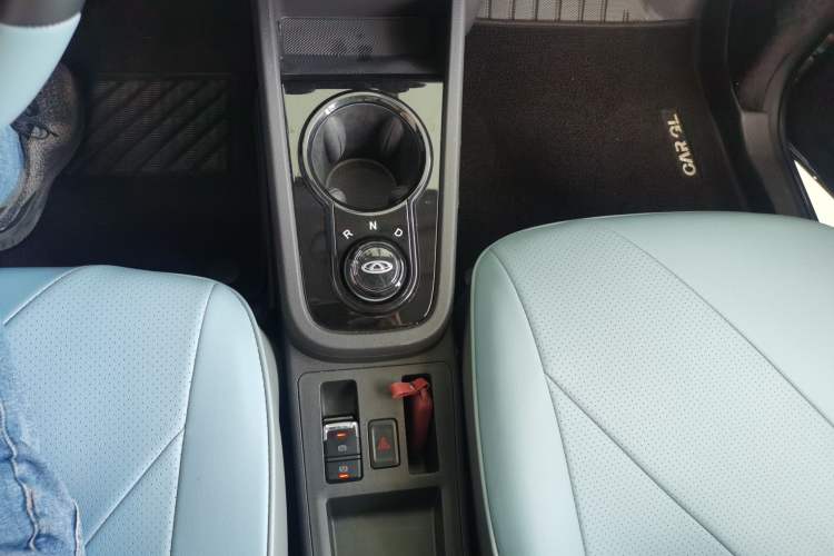 Used Chery QQ Little Ant 2024 Edition Youth Version 251km True Love Edition 25.05 kWh Gear Lever