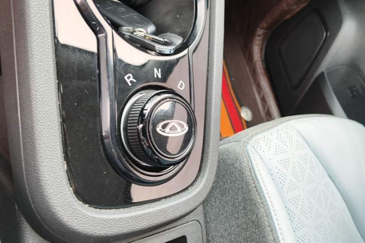 Used Chery QQ Little Ant 2024 Youth Edition 251km True Love Edition 23.99 kWh Gear Lever