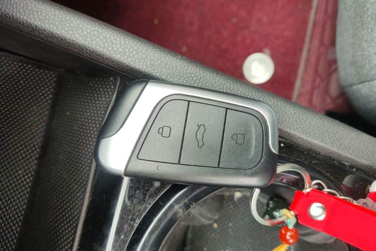 Used Chery QQ Little Ant 2024 Youth Edition 251km True Love Edition 23.99 kWh Interior 1