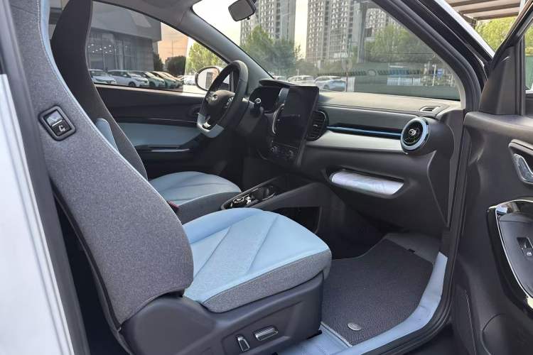 Used Chery QQ Little Ant 2024 Revised Version Youth Edition 251 km True Love Edition 25.05 kWh Interior 1
