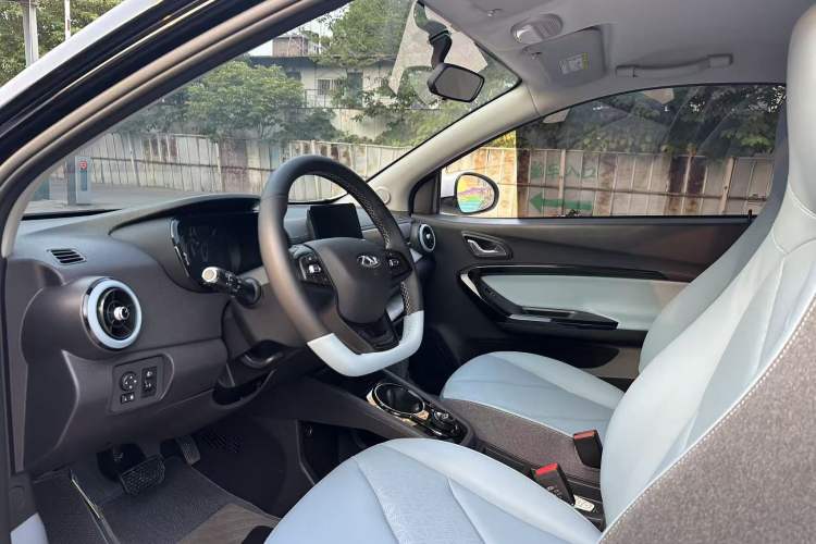 Used Chery QQ Little Ant 2024 Revised Version Youth Edition 251 km True Love Edition 25.05 kWh Interior 2