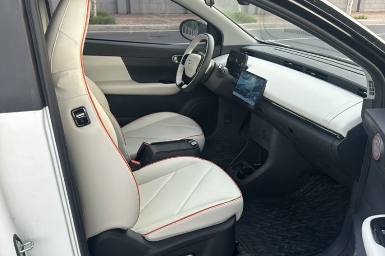 Used Chery QQ Little Ant 2024 Revised Edition Youth Version 321 km Cool Love Edition 29.23 kWh Interior 2