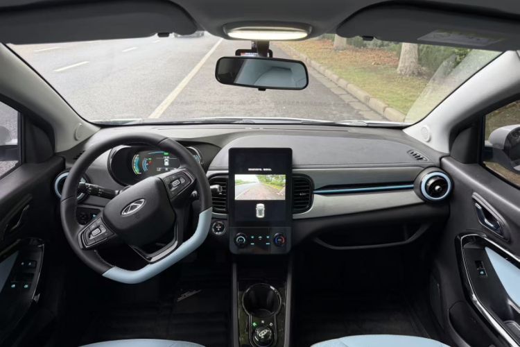 Used Chery QQ Little Ant 2024 Revised Version Youth Edition 251 km True Love Edition 25.05 kWh Interior 2
