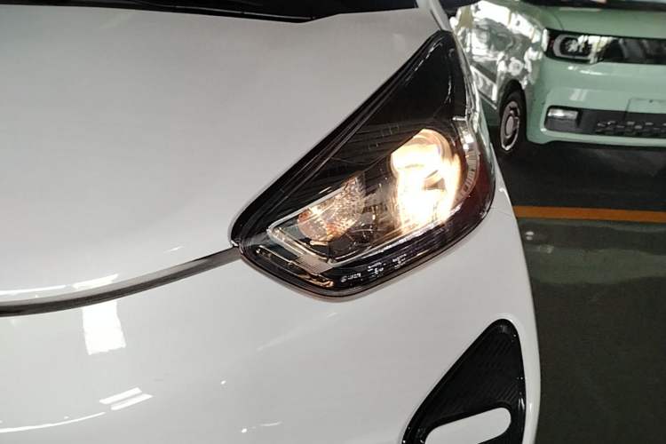 Used Chery QQ Little Ant 2024 Refreshed Version Youth Edition 321 km Beloved Edition 29.23 kWh Left Front Headlight