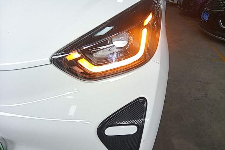 Used Chery QQ Little Ant 2024 Youth Edition 321km Only Love Version 29.23 kWh Left Front Headlight