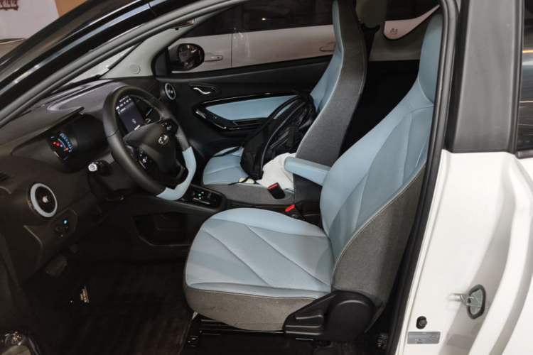 Used Chery QQ Little Ant 2024 Revised Version Youth Edition 251 km True Love Edition 25.05 kWh Left Front Seat