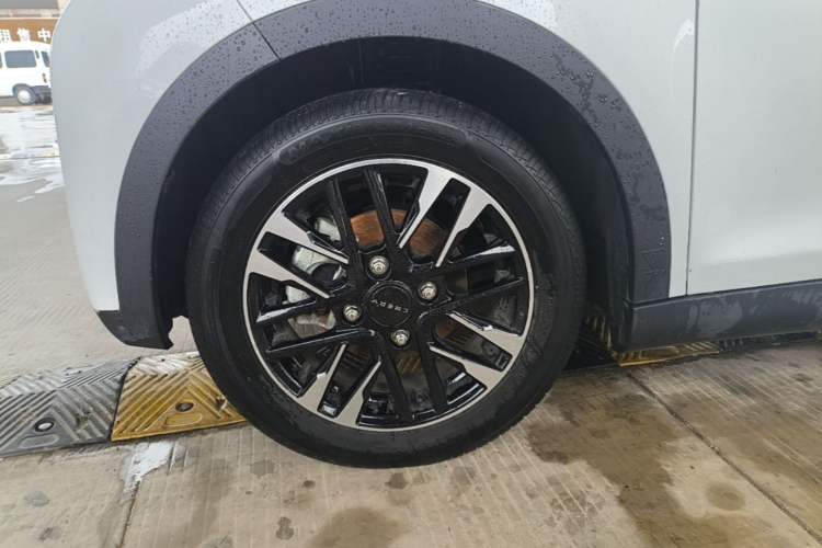 Used Chery QQ Little Ant 2024 251km True Love Edition Left Front Wheel Hub