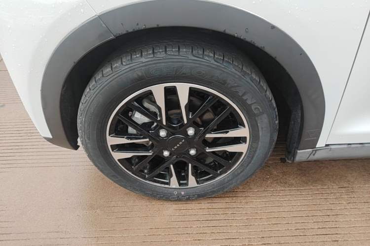 Used Chery QQ Little Ant 2024 251km True Love Edition Left Front Wheel Hub