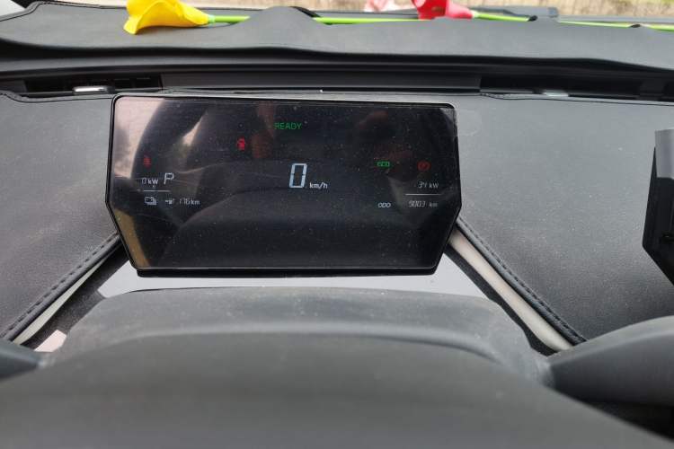Used Chery QQ Little Ant 2024 321km Love Edition Odometer Close Up