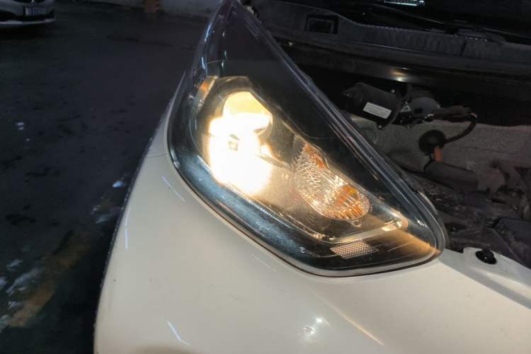 Used Chery QQ Little Ant 2024 Edition Youth Version 251km True Love Edition 25.05 kWh Right Front Headlight
