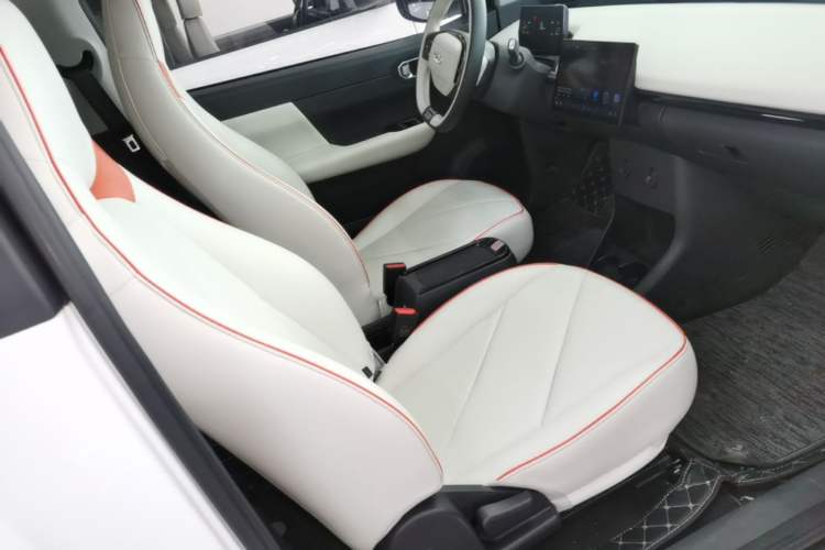 Used Chery QQ Little Ant 2024 Refreshed Version Youth Edition 321 km Beloved Edition 29.23 kWh Right Front Seat