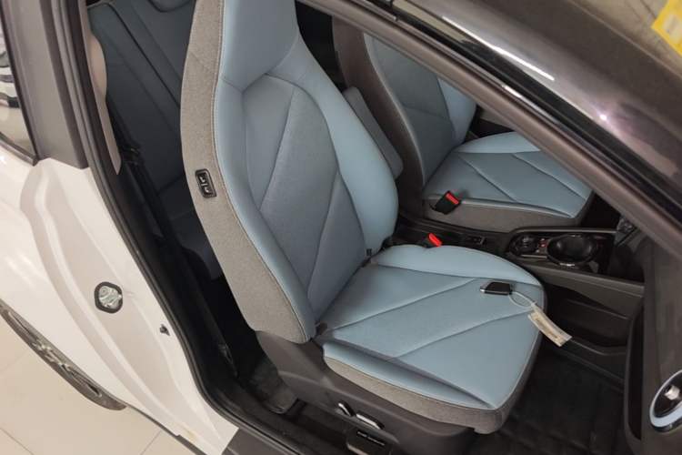 Used Chery QQ Little Ant 2024 Revised Version Youth Edition 251 km True Love Edition 25.05 kWh Right Front Seat