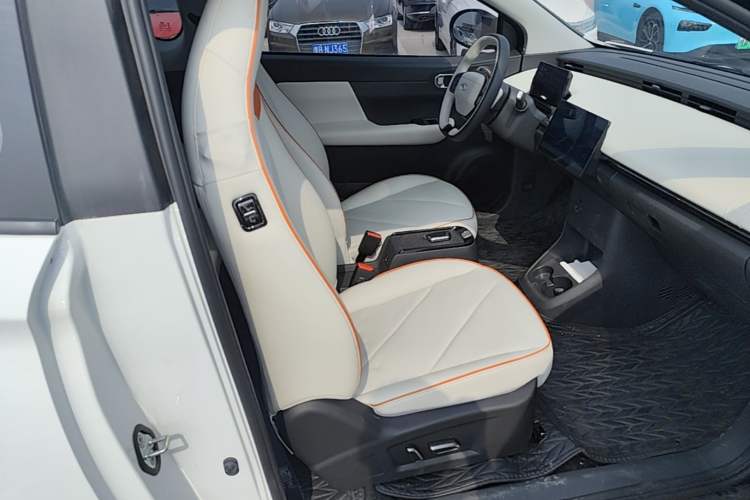 Used Chery QQ Little Ant 2024 Revised Edition Youth Version 321 km Cool Love Edition 29.23 kWh Right Front Seat
