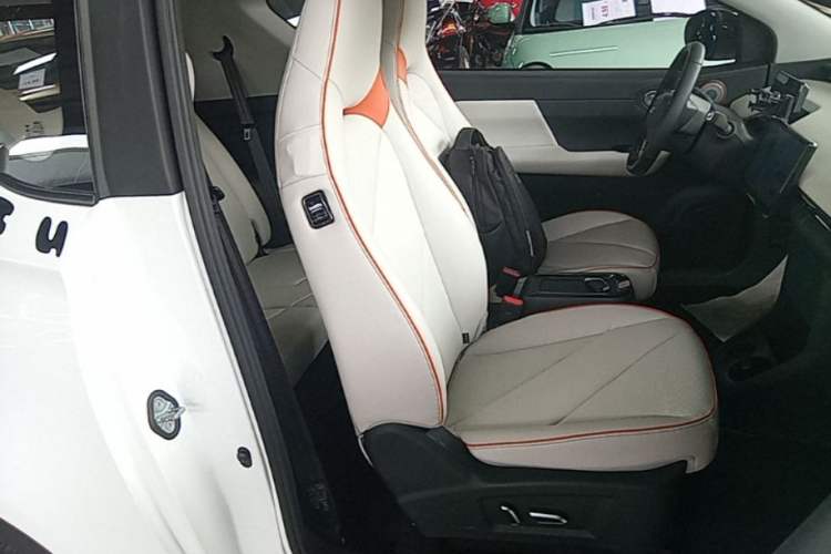Used Chery QQ Little Ant 2024 Youth Edition 321km Only Love Version 29.23 kWh Right Front Seat